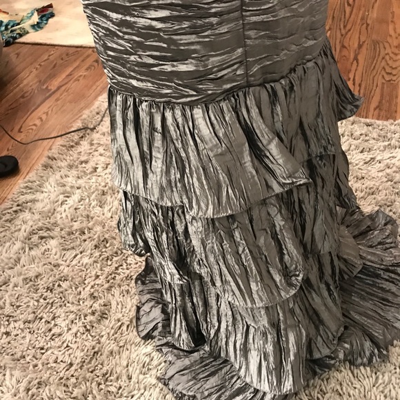 New small gray evening gown. - Picture 1 of 6